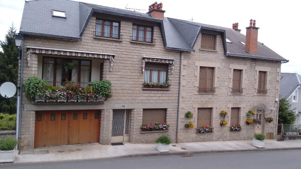 Chambre D'Hotes Des Monedieres Bed and Breakfast Treignac Eksteriør billede